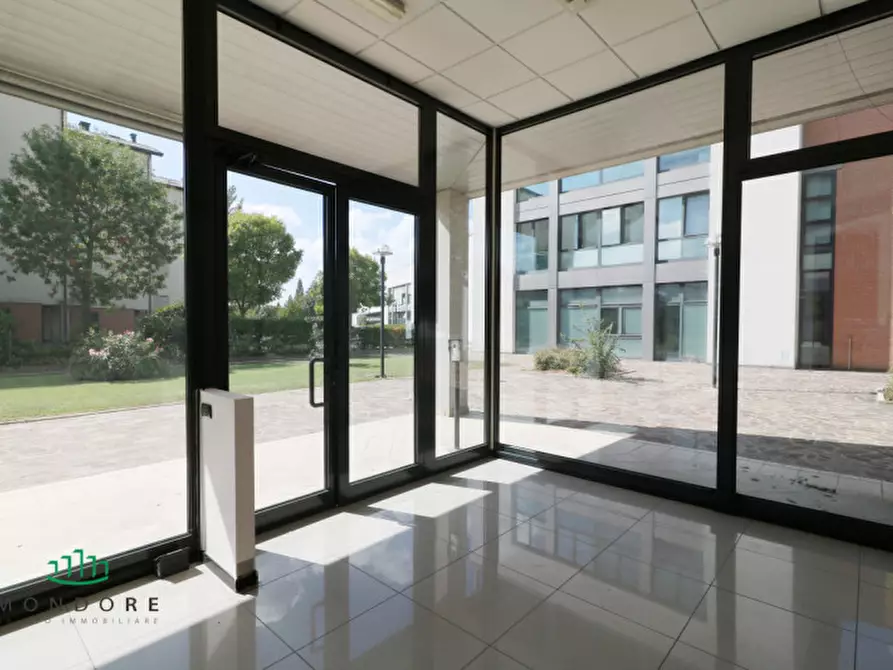 Immagine 8 di Negozio in vendita  in Via quasimodo a Castel Maggiore