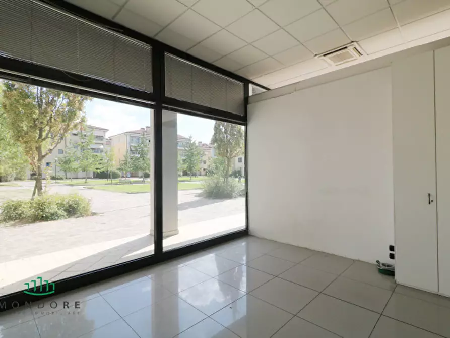 Immagine 16 di Negozio in vendita  in Via quasimodo a Castel Maggiore