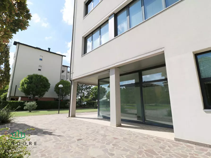 Immagine 21 di Negozio in vendita  in Via quasimodo a Castel Maggiore