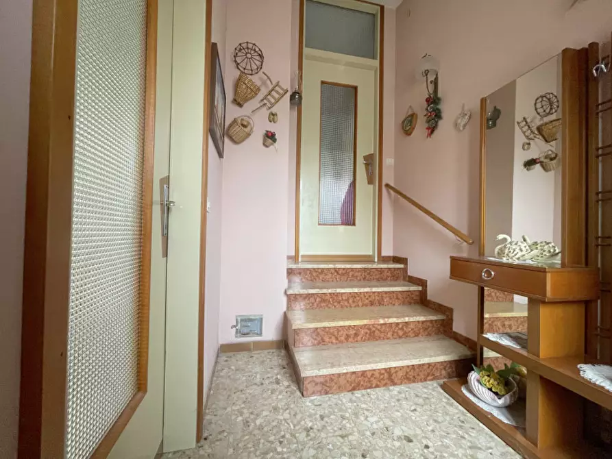 Immagine 2 di Casa indipendente in vendita  in Via Buttrio a Udine