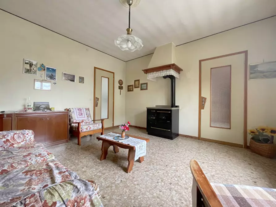 Immagine 4 di Casa indipendente in vendita  in Via Buttrio a Udine