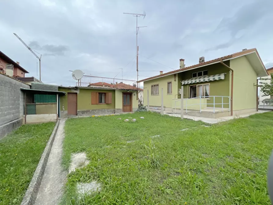 Immagine 10 di Casa indipendente in vendita  in Via Buttrio a Udine