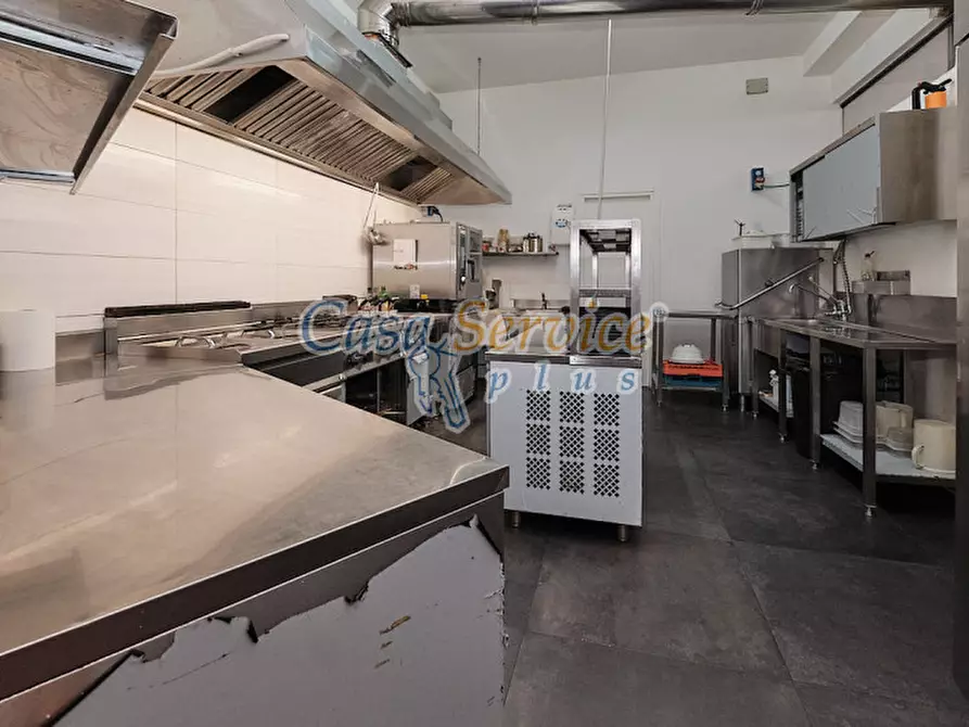 Immagine 12 di Attività commerciale in vendita  in Via Capo a Cutrofiano