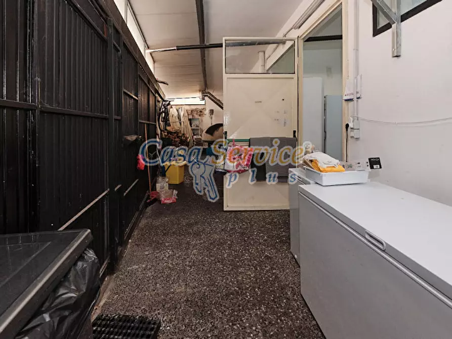 Immagine 15 di Attività commerciale in vendita  in Via Capo a Cutrofiano