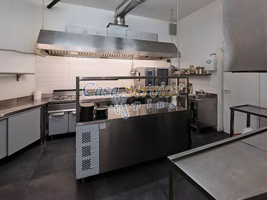 Immagine 16 di Attività commerciale in vendita  in Via Capo a Cutrofiano