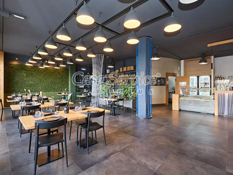 Immagine 26 di Attività commerciale in vendita  in Via Capo a Cutrofiano