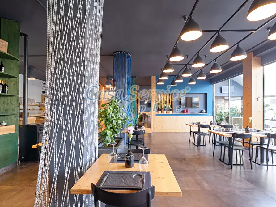 Immagine 30 di Attività commerciale in vendita  in Via Capo a Cutrofiano