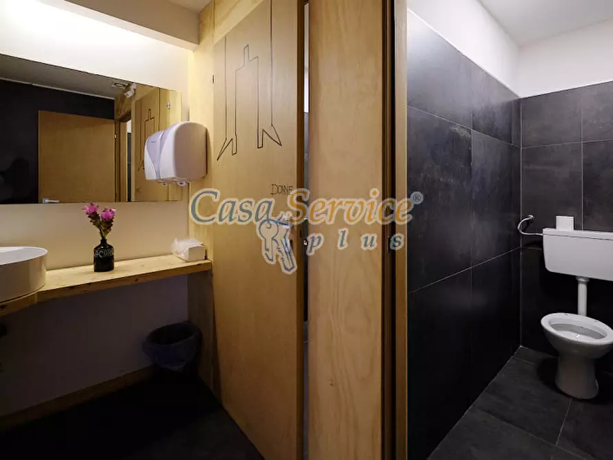 Immagine 34 di Attività commerciale in vendita  in Via Capo a Cutrofiano