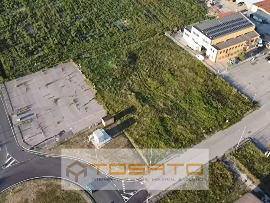 Immagine 8 di Terreno in vendita  a Concamarise