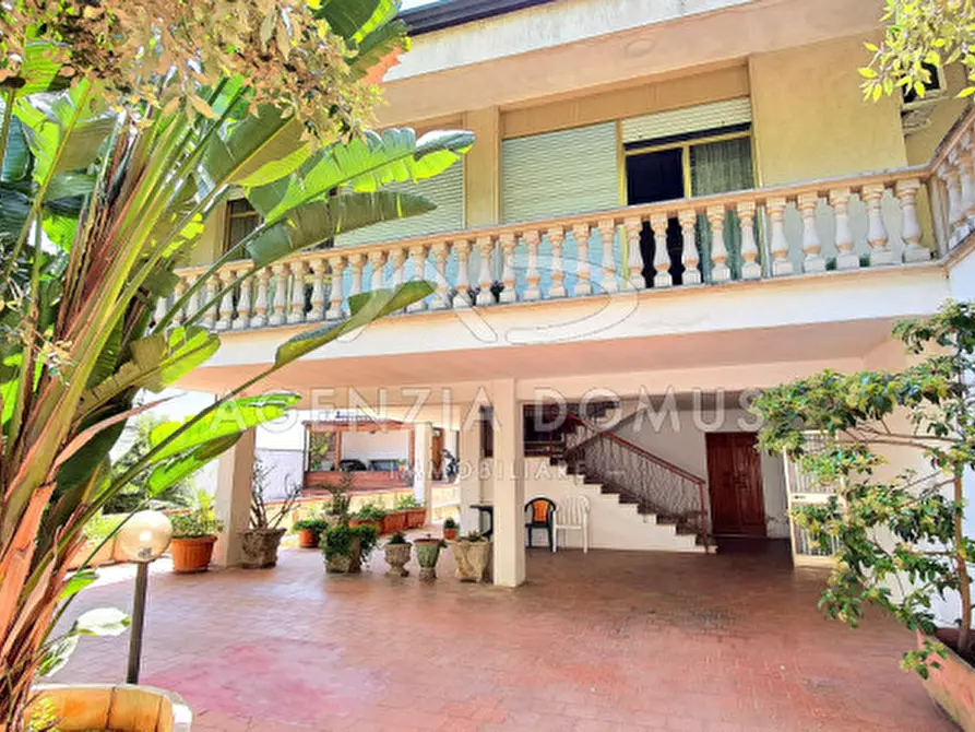 Immagine 1 di Villa in vendita  in Via Giuseppe Mazzini a Racale
