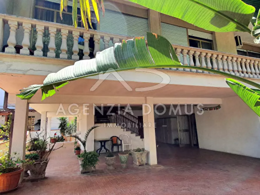 Immagine 2 di Villa in vendita  in Via Giuseppe Mazzini a Racale