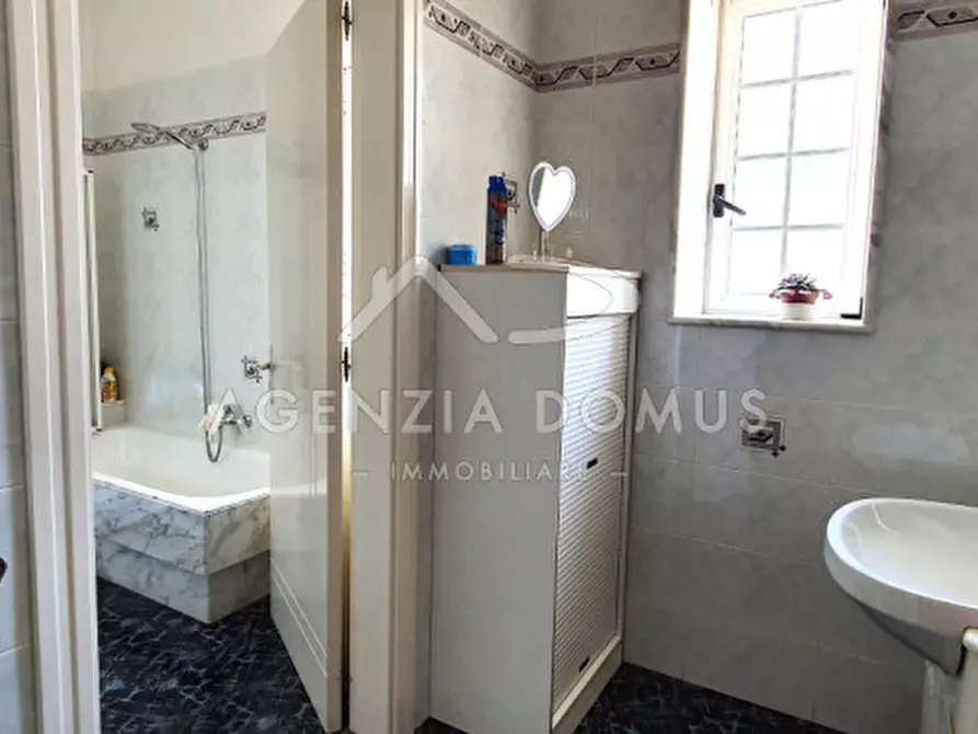 Immagine 28 di Villa in vendita  in Via Giuseppe Mazzini a Racale