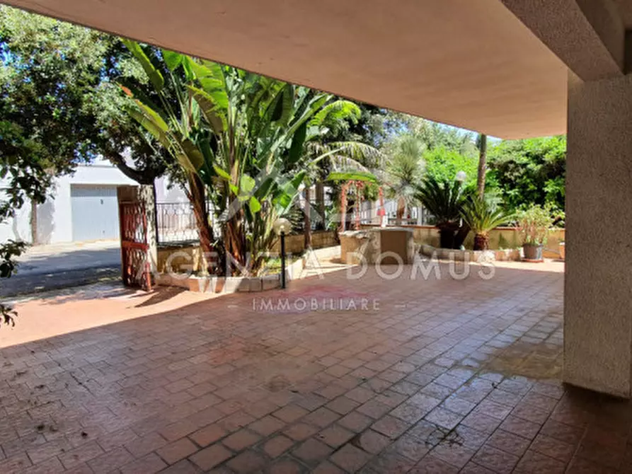 Immagine 39 di Villa in vendita  in Via Giuseppe Mazzini a Racale