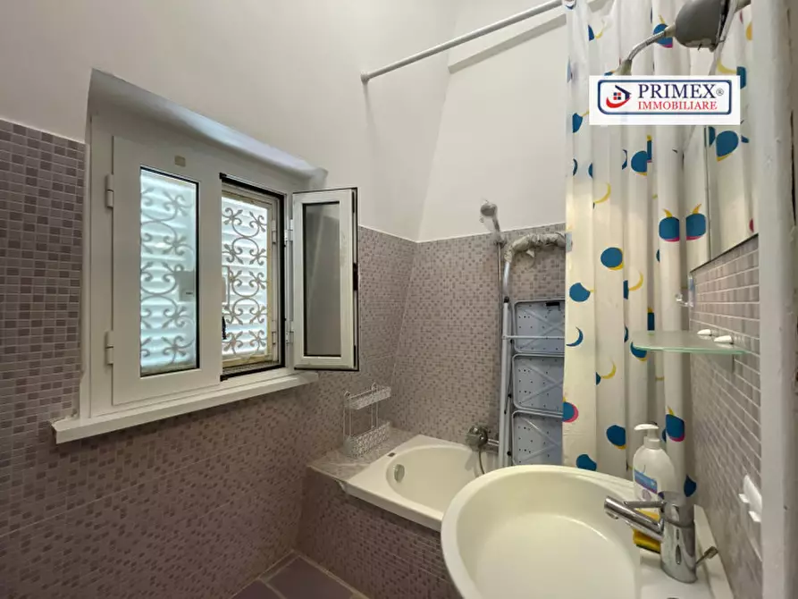 Immagine 9 di Camera in affitto  in Via Emma Perodi a Roma