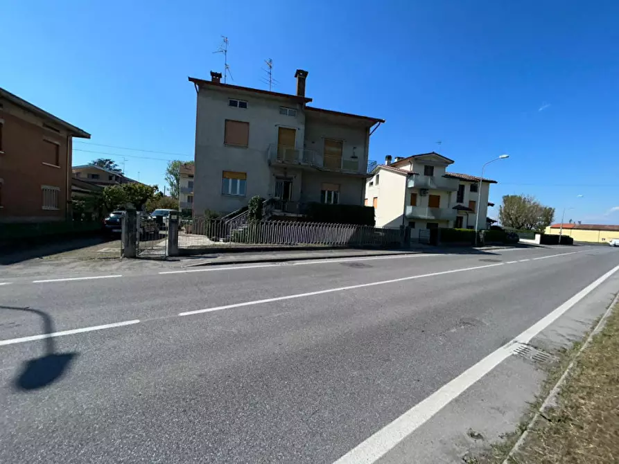 Immagine 1 di Casa bifamiliare in vendita  in Via Bruno Buozzi a Sorbolo Mezzani