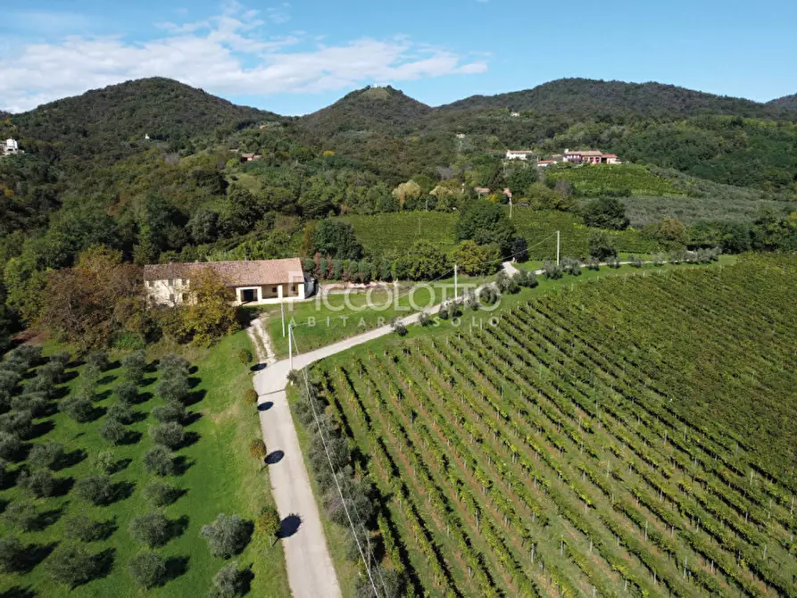 Immagine 2 di Rustico / casale in vendita  in piazza della Pieve a Maser