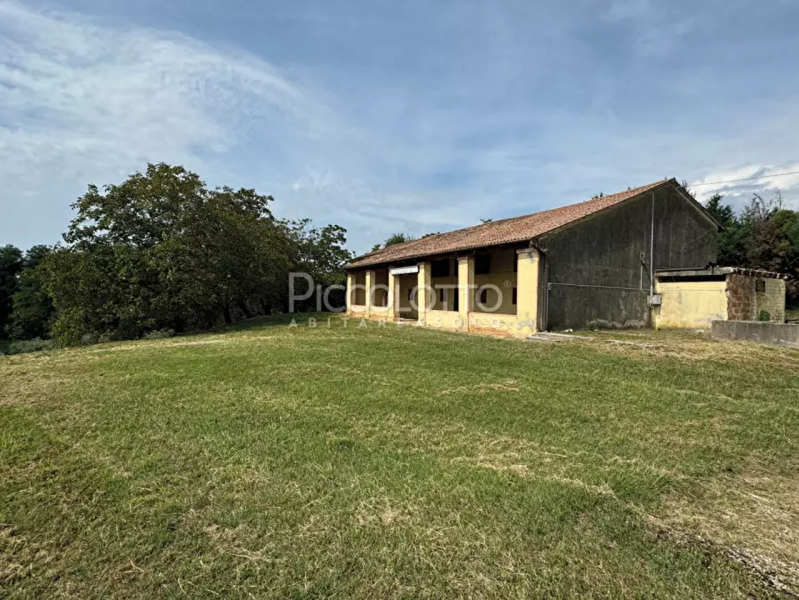 Immagine 4 di Rustico / casale in vendita  in piazza della Pieve a Maser