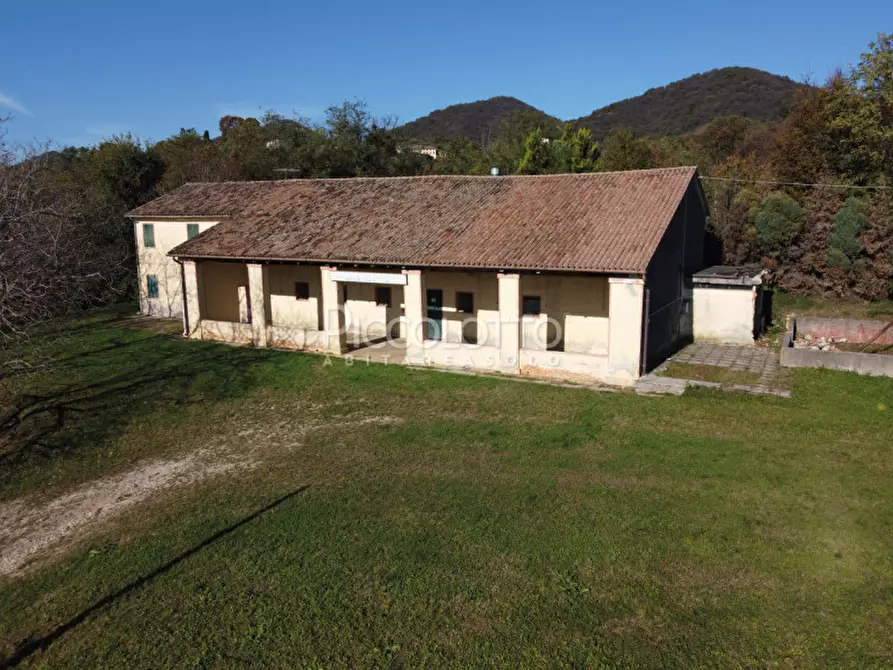 Immagine 13 di Rustico / casale in vendita  in piazza della Pieve a Maser