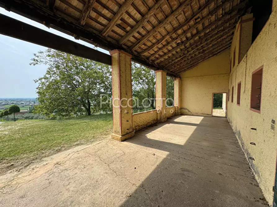 Immagine 16 di Rustico / casale in vendita  in piazza della Pieve a Maser