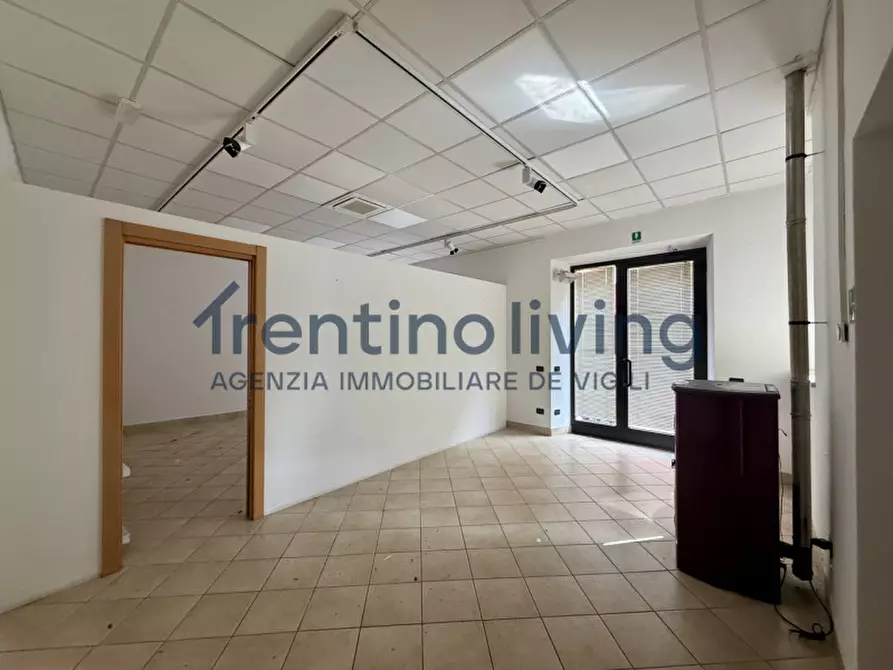 Immagine 2 di Negozio in vendita  in via Roma a Mezzolombardo