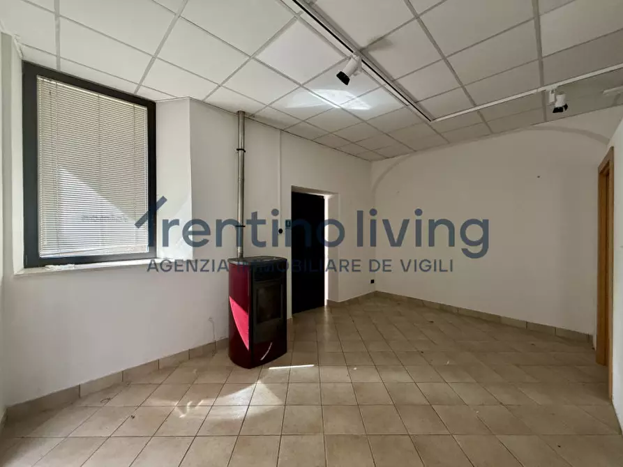 Immagine 3 di Negozio in vendita  in via Roma a Mezzolombardo