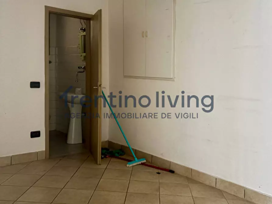 Immagine 6 di Negozio in vendita  in via Roma a Mezzolombardo