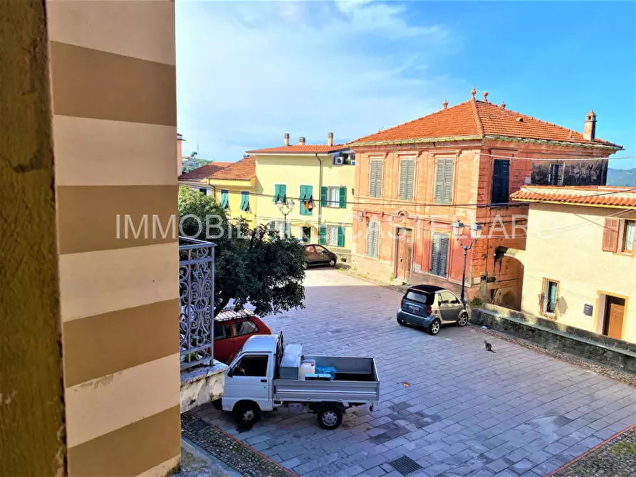 Immagine 1 di Appartamento in vendita  in piazza Ruffini a Castellaro