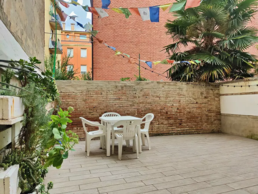 Immagine 1 di Appartamento in vendita  in via de Marchi a Bologna