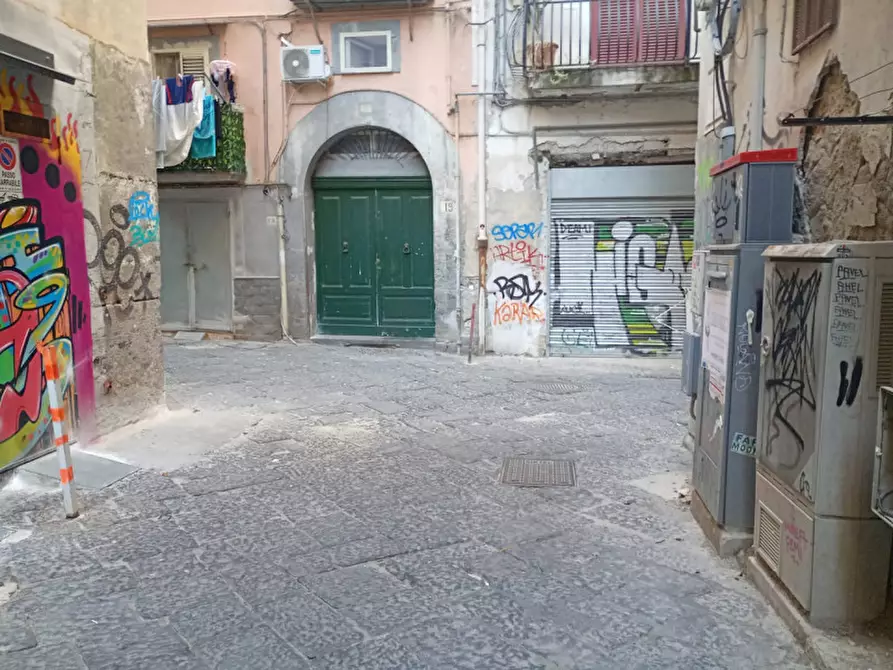 Immagine 18 di Appartamento in affitto  in Vico 2 foglie a Santa Chiara a Napoli