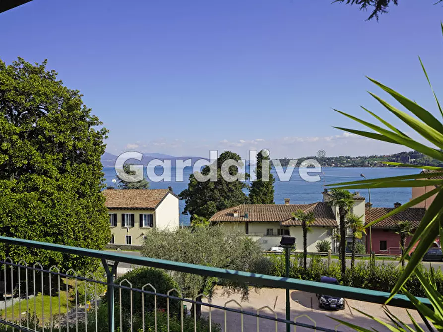 Immagine 3 di Appartamento in vendita  in Viale Angelo Landi 9 a Salò