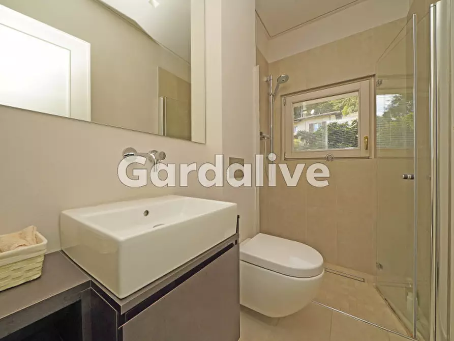 Immagine 15 di Appartamento in vendita  in Viale Angelo Landi 9 a Salò