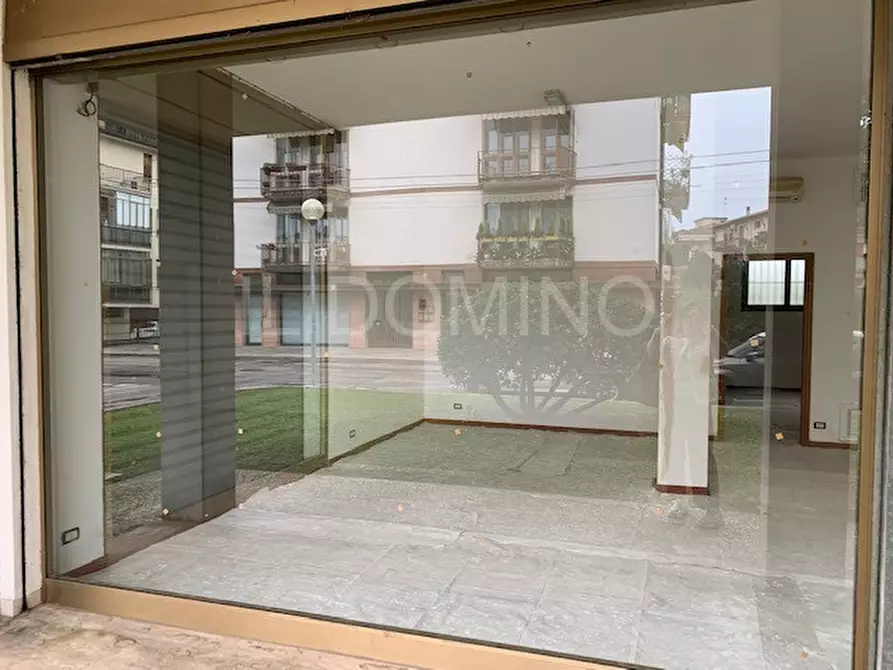 Immagine 5 di Negozio in affitto  in Via Siena a Padova