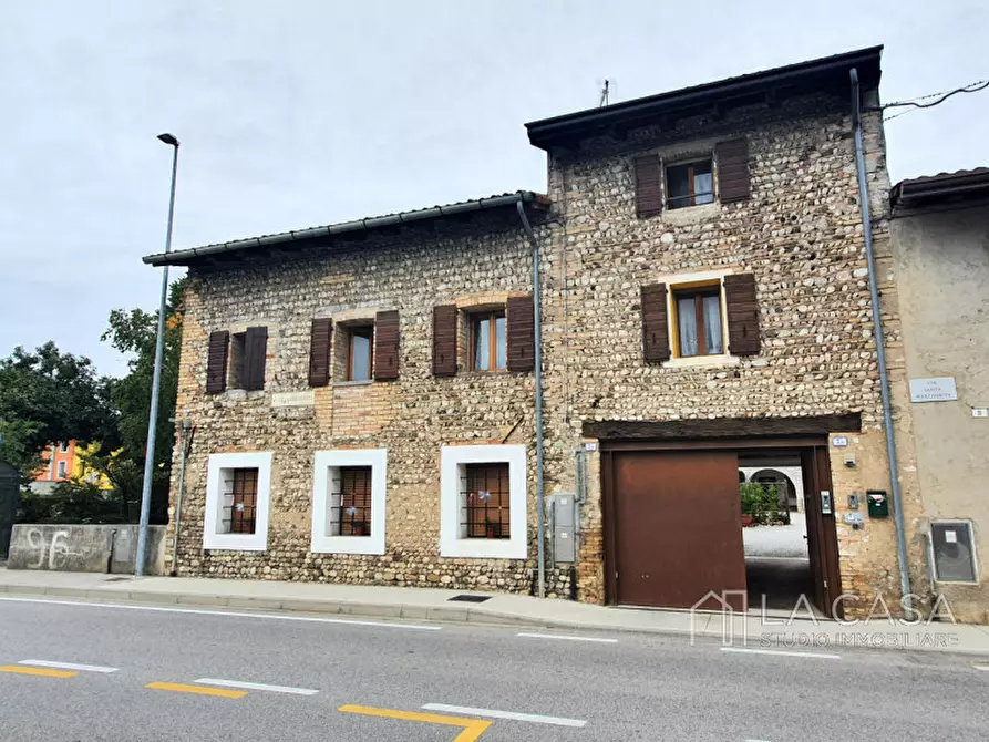 Immagine 1 di Casa indipendente in vendita  in Via Santa Margherita, 7 a Valvasone Arzene