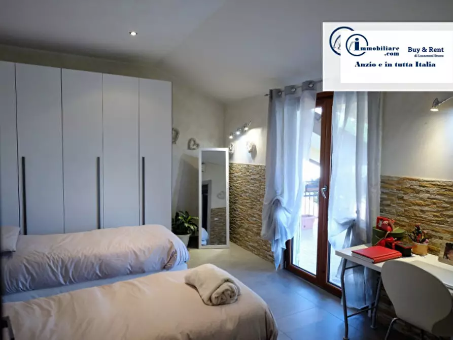 Immagine 8 di Attico in vendita  in via del cinema a Anzio