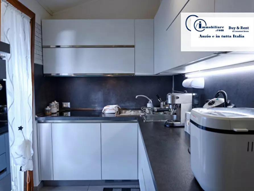 Immagine 10 di Attico in vendita  in via del cinema a Anzio