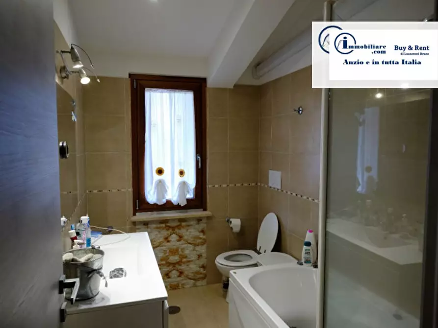 Immagine 12 di Attico in vendita  in via del cinema a Anzio