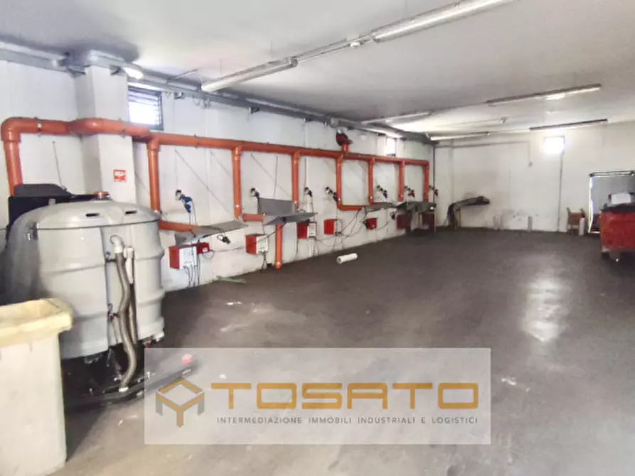 Immagine 6 di Capannone industriale in affitto  a Verona