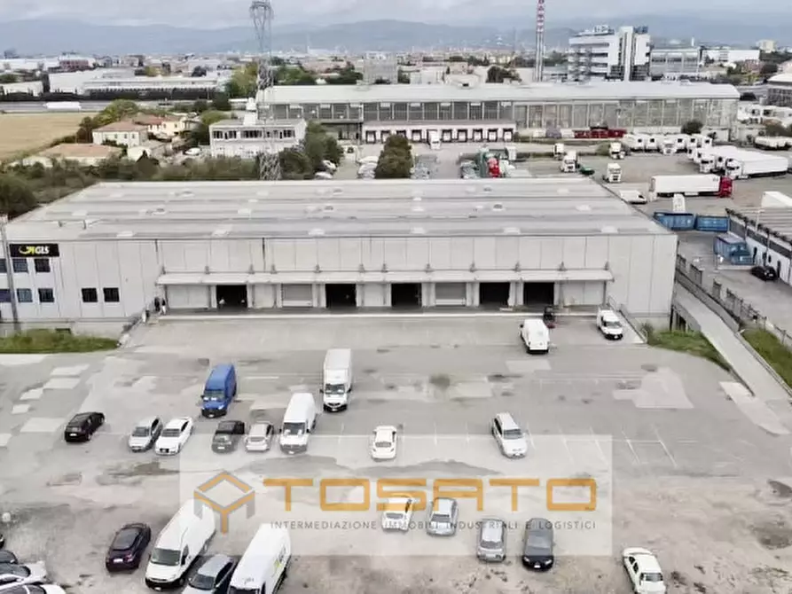 Immagine 8 di Capannone industriale in affitto  a Verona