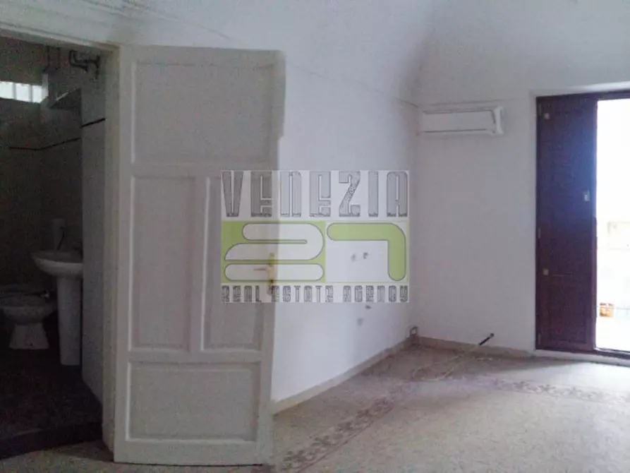 Immagine 2 di Palazzo in vendita  a Ragusa
