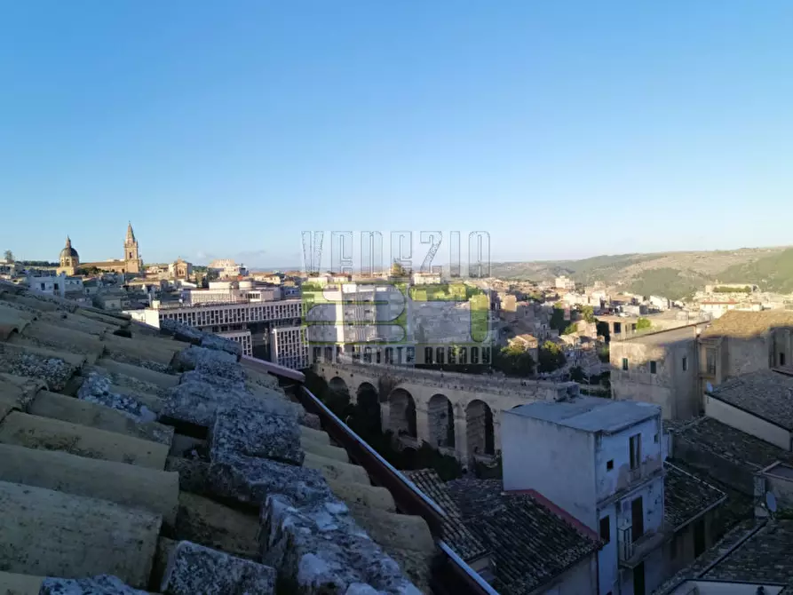 Immagine 7 di Palazzo in vendita  a Ragusa