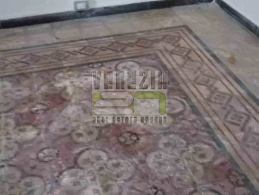 Immagine 12 di Palazzo in vendita  a Ragusa