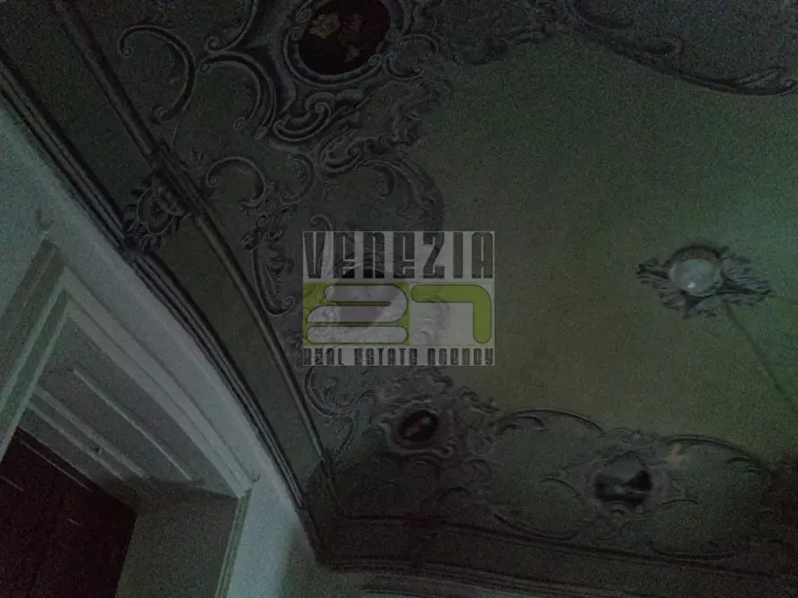 Immagine 15 di Palazzo in vendita  a Ragusa