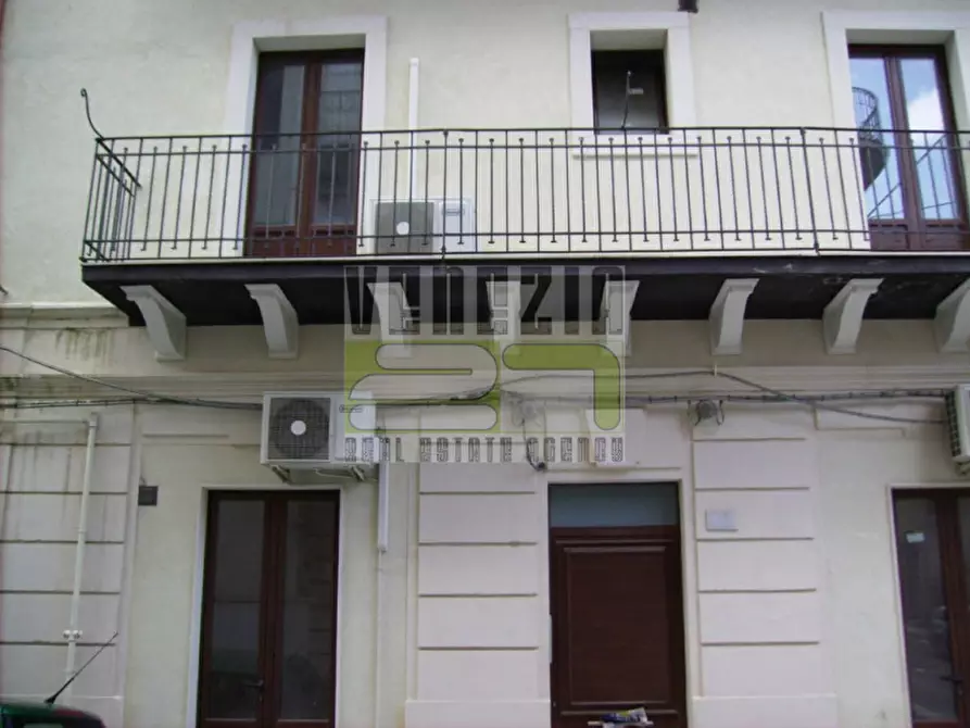 Immagine 17 di Palazzo in vendita  a Ragusa