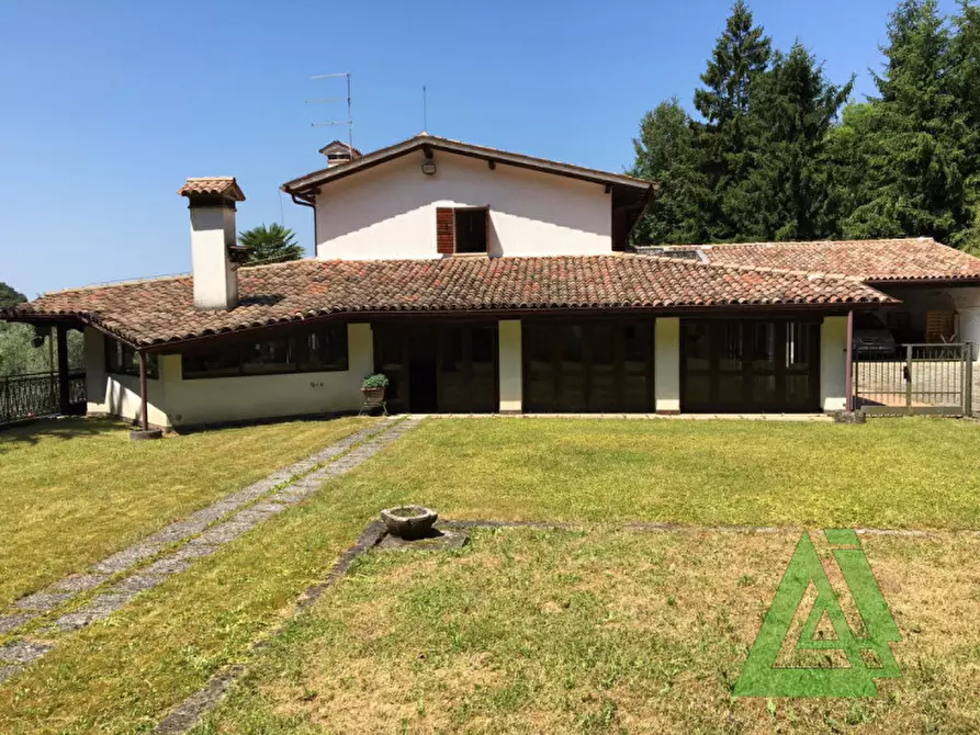 Immagine 1 di Villa in vendita  a Asolo