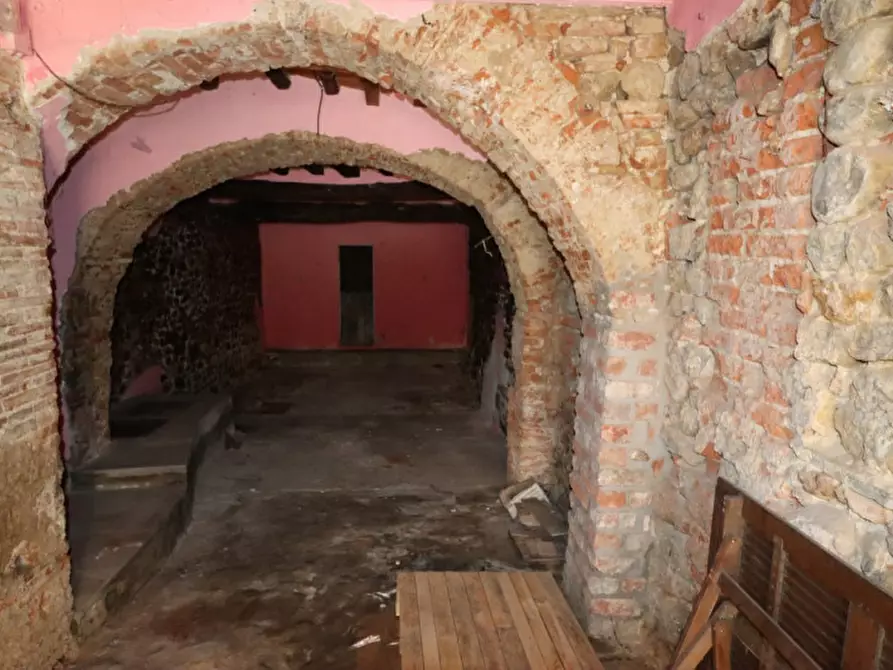 Immagine 2 di Magazzino in vendita  in via isidoro del lungo a Montevarchi