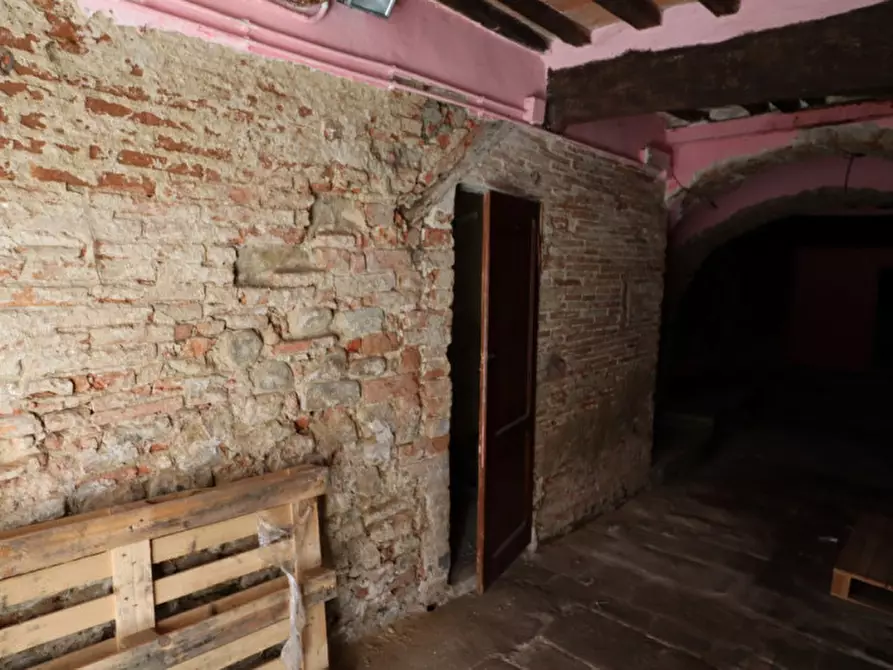 Immagine 3 di Magazzino in vendita  in via isidoro del lungo a Montevarchi