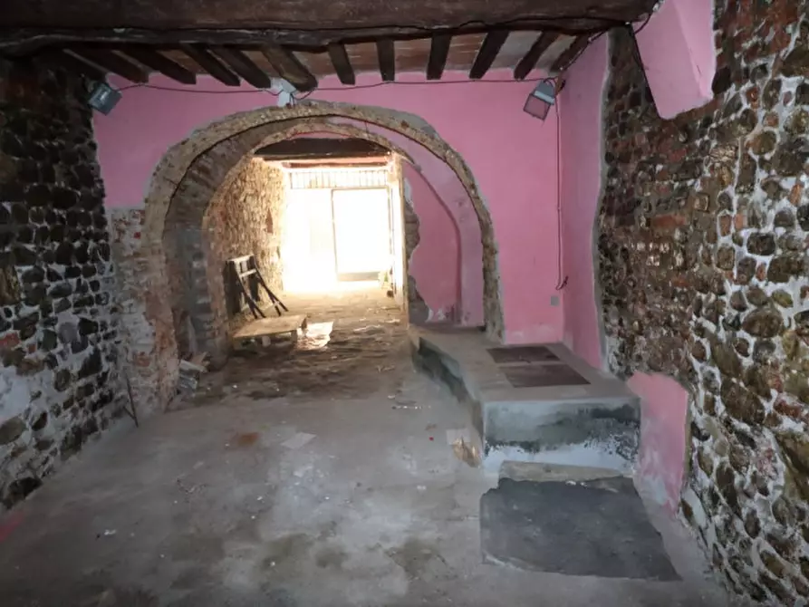 Immagine 5 di Magazzino in vendita  in via isidoro del lungo a Montevarchi