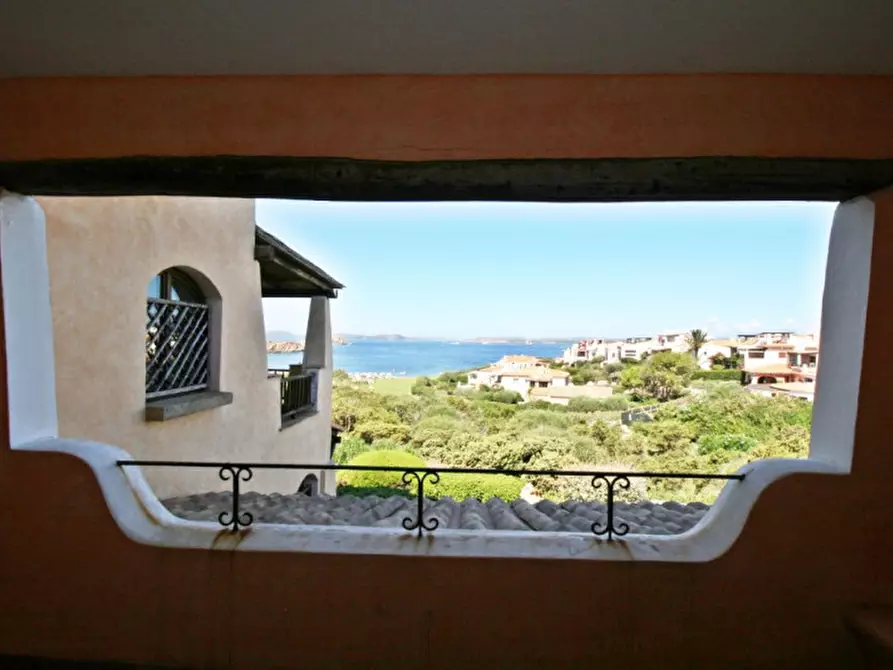 Immagine 3 di Appartamento in vendita  a Arzachena