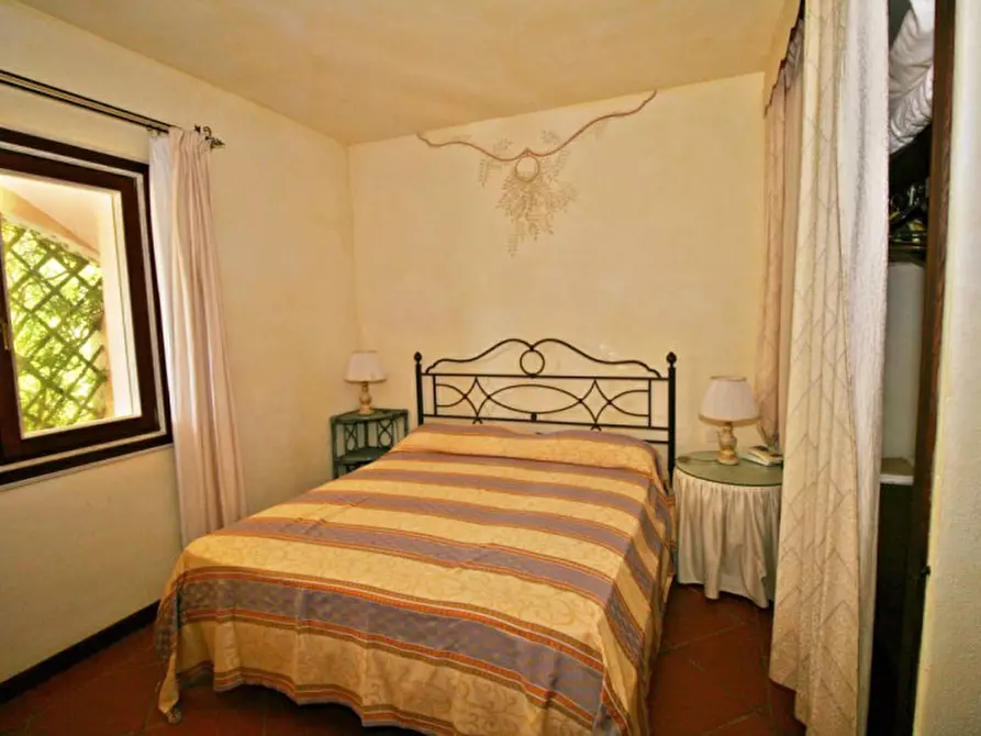 Immagine 11 di Appartamento in vendita  a Arzachena