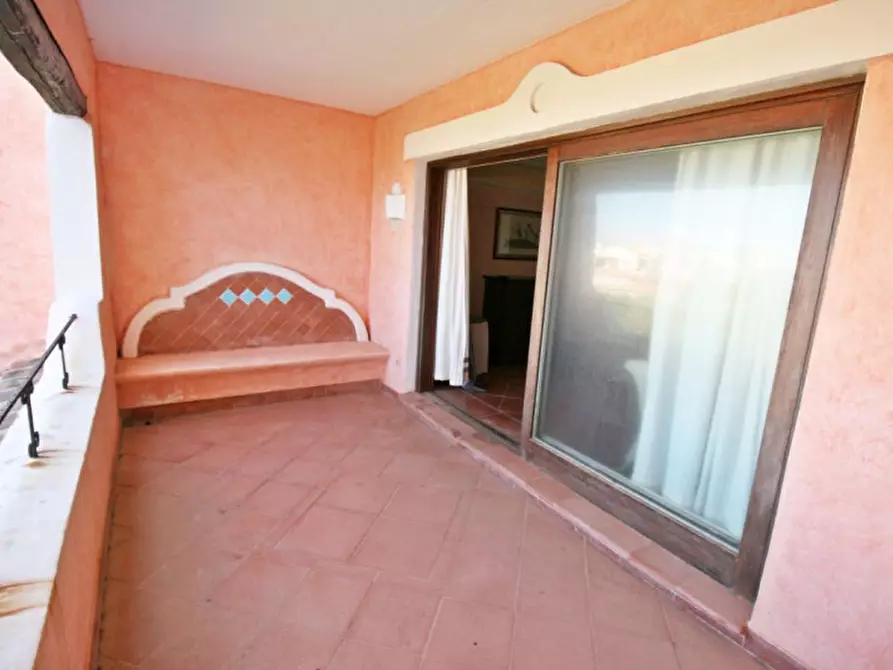 Immagine 17 di Appartamento in vendita  a Arzachena